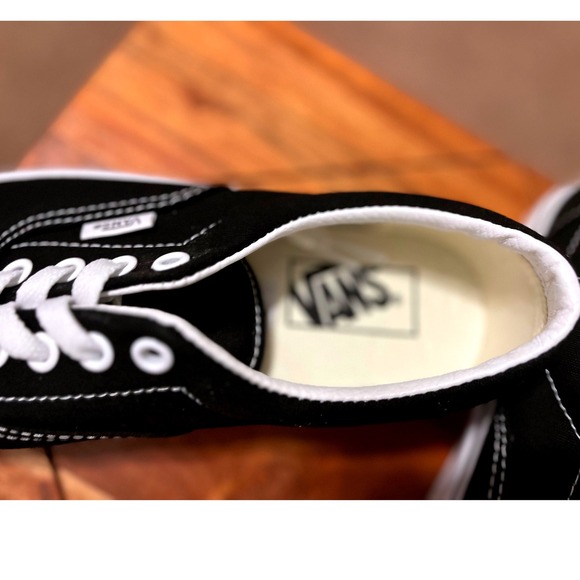 Vans Era Unisex Sneakers Black White Low Top Canvas Shoes Size 5 Women  NWT - Picture 5 of 14